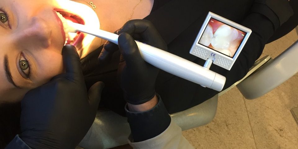 Por que e como fazer o checkup do sorriso?